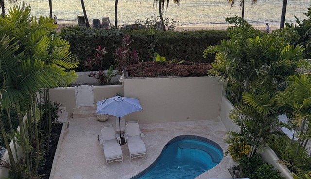 Tradewinds, villa with sea views & pool, 1min walk to beach.