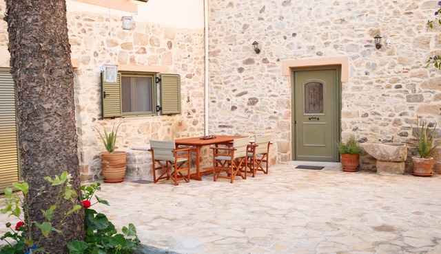 Traditional Stone Villa - Priotissa