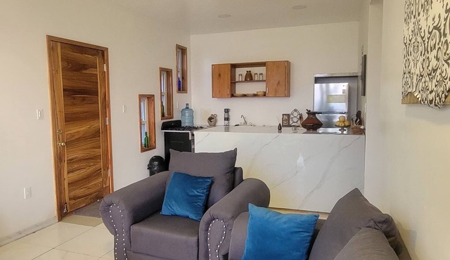 Tranquility 2-bedroom condo with AC in Crawfish Rock, Breathtaking Ocean Views.