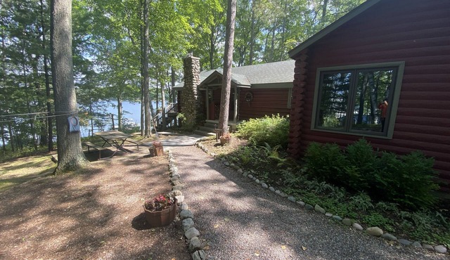 Traverse City @ Rennie Lake . Idyllic Lakefront Retreat . CC49 . Perfect!