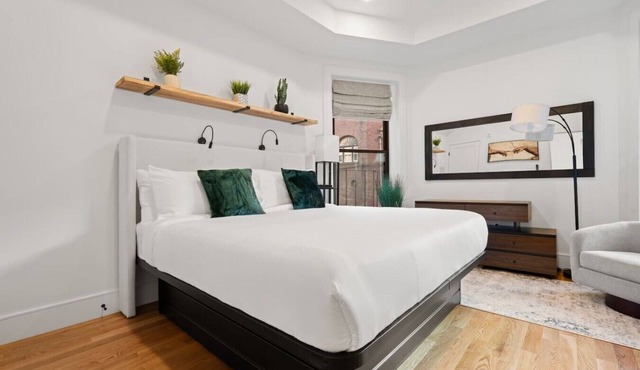 Trendy 2BR Plus Family Getaway | Suite 4