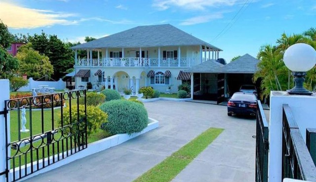 Tropical court resorts