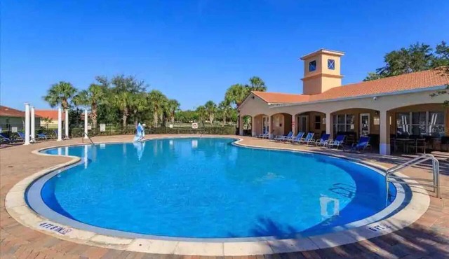Updated Family Retreat in Gated Resort Community - Pool, Gym, Near Parks & MCO