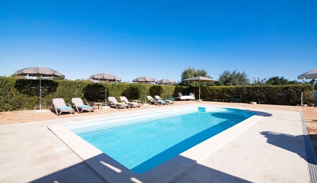 Vacation Home 'Villa Oliva AL - T4' with Mountain Views, Pool, Sunny Terrace, Wi-Fi & A/C