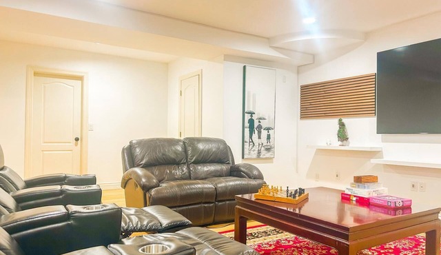 Vancouver Private 3 bedrooms 3 bathroom, 5 Min to airport, 15 min to Downtown.