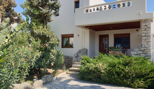 Villa Agapi, beautiful house for 4 Pers., shared pool, quiet in Pitsidia