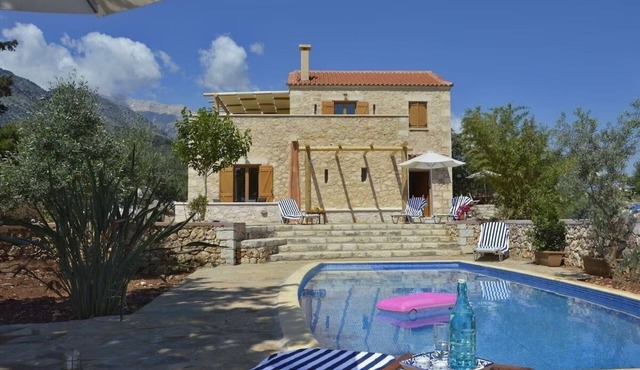 Villa Ariadne - Stylish vacation home with all amenities
