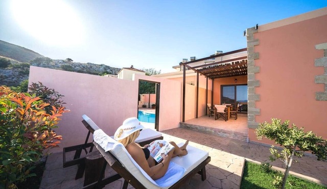 Villa Estia, pool, ideal for couples, cozy, quiet