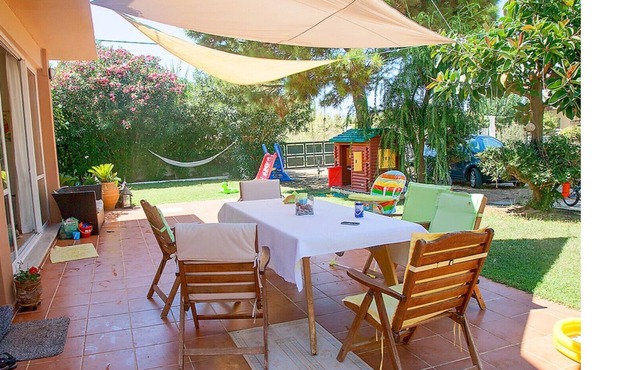 Villa Gerani, 30m From The Beach, Sleeps 6