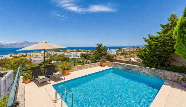 Villa Ikaros - Four Bedroom Villa, Sleeps 7