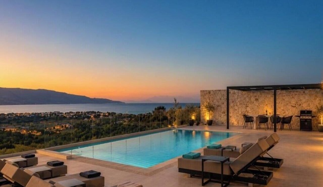 Villa Kafkales | Heated Pool