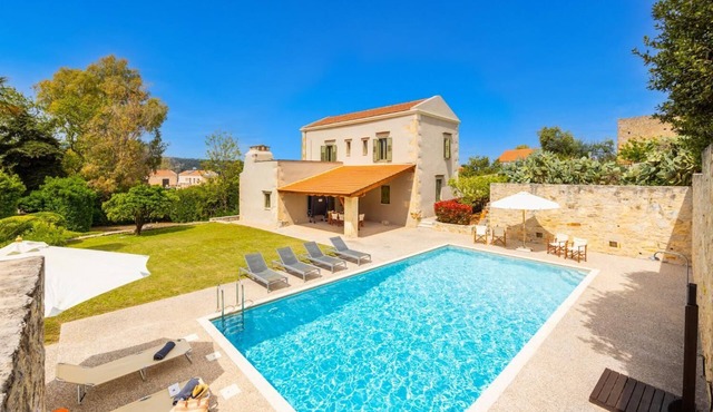 Villa Nafsika - Four Bedroom Villa, Sleeps 9