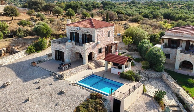 Villa Petra -Fantastic Sea and Mountain Views, High speed internet in all rooms