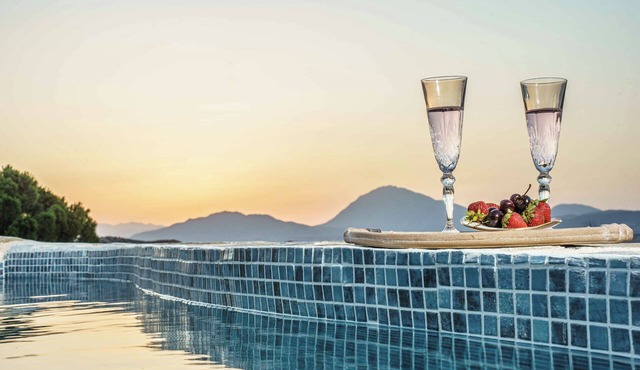 Villa Simantiri - Romantic Luxury Villa with jacuzzi & sunset views