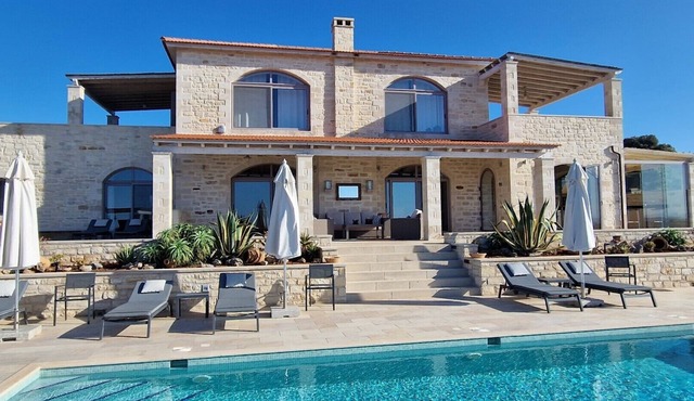 Villa Stella absolute privacy in a secluded location with Heatable pool