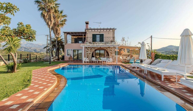 Villa Trouli - Three Bedroom Villa, Sleeps 6
