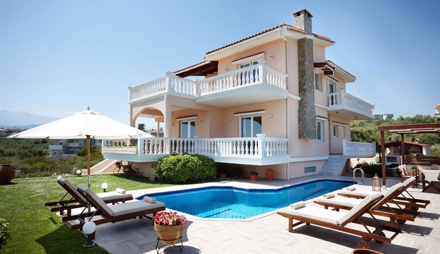 Villa Vanelia Mare - Guest Favorite Elegant Stay! Authentic Greek Hospitality!