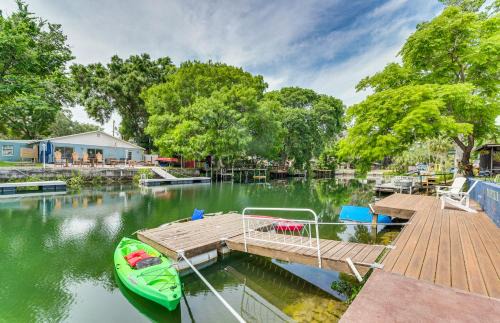 Waterfront Weeki Wachee Home w/Fire Pit!