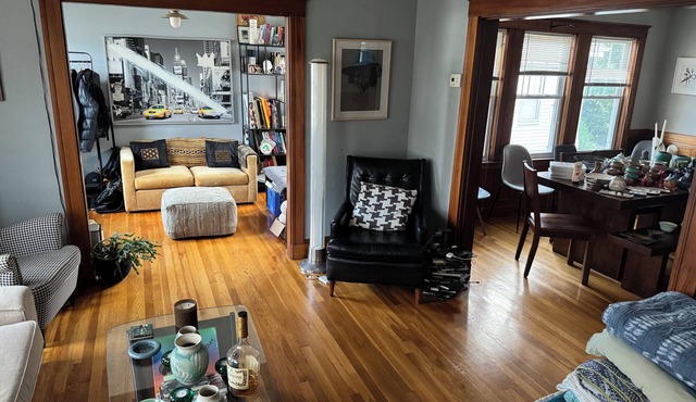 Welcoming 2-bedroom condo in vibrant Boston neighborhood
