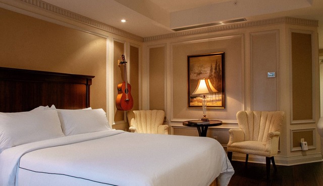 Windsor Arms Hotel