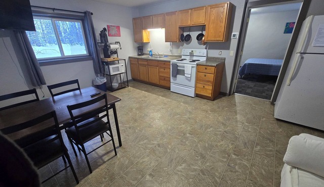 WP3 MTU & Keweenaw Base Full Kitchen + WiFi