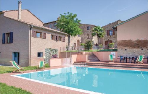 Apt 16B