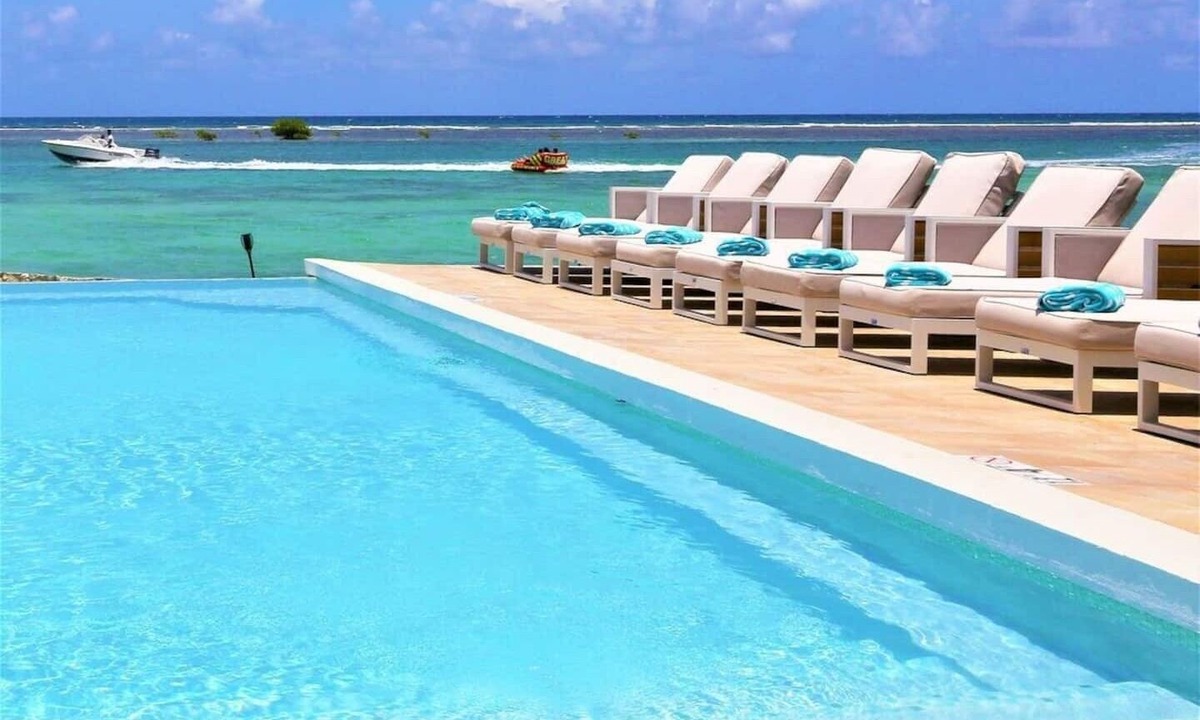 Montego Bay Villa | Dreamtime 6-Beachfront, Butler, Chef, Driver, Modern