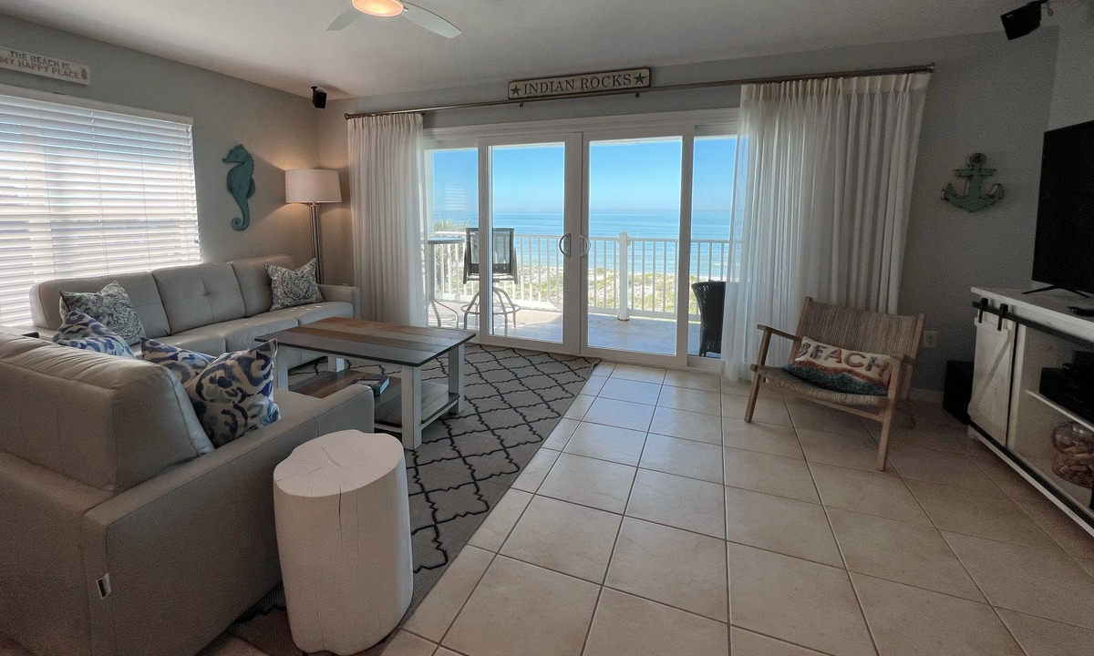 Indian Rocks Beach Condo | Top Floor- 5 Star - Indian Rocks Beachfront Fan Favorite!