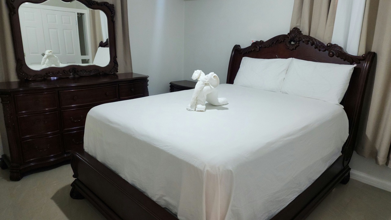 Photo of Bedroom in Greenwich Estate