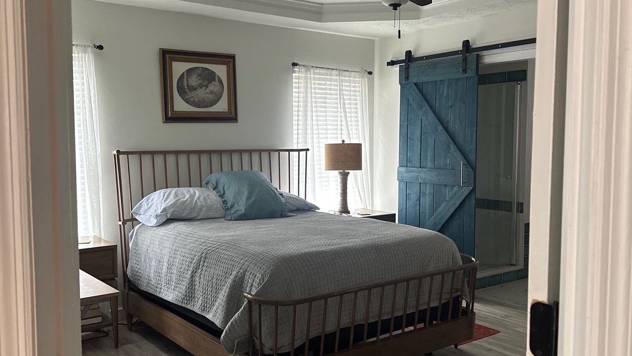 Photo of Bedroom in Hendersonville