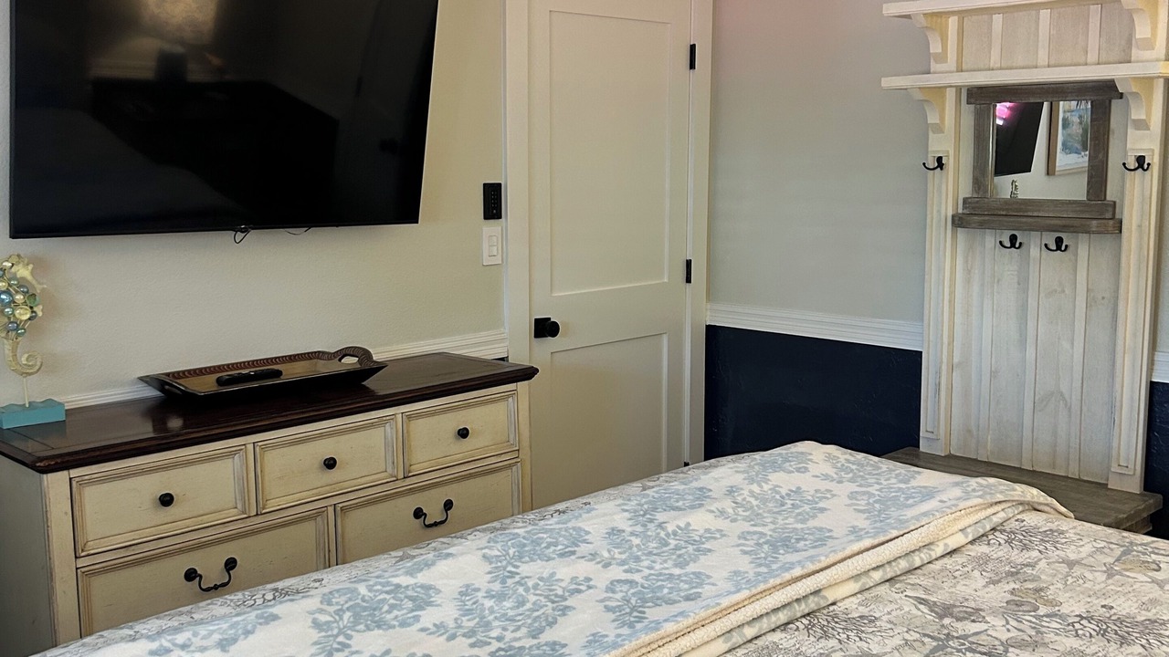 Photo of Bedroom in Crystal Beach