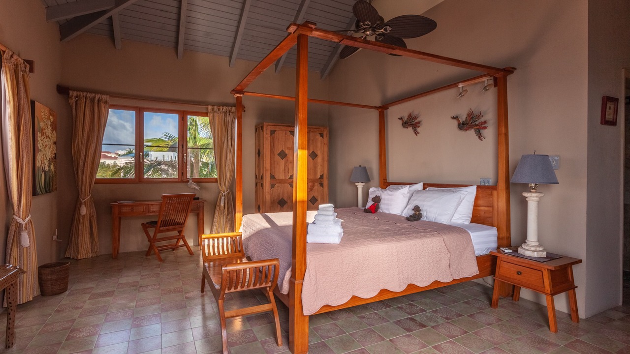 Photo of Bedroom in Island Harbour