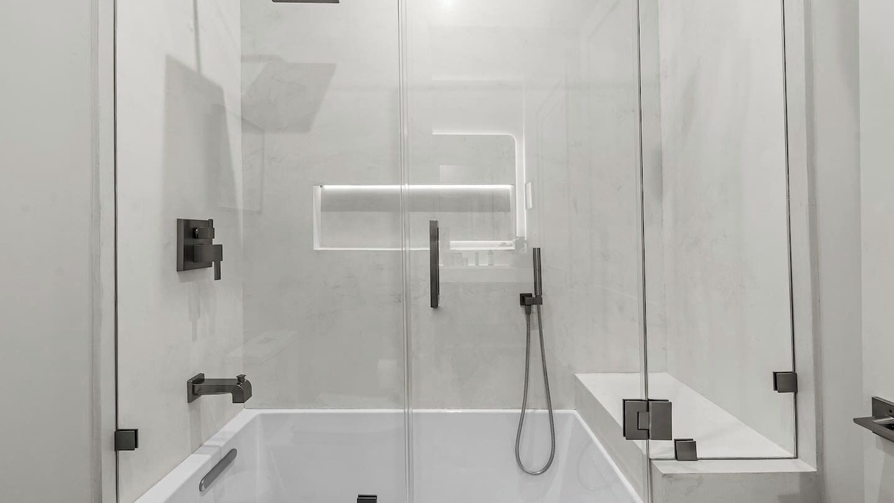 Photo of Bathroom in Golden Glades