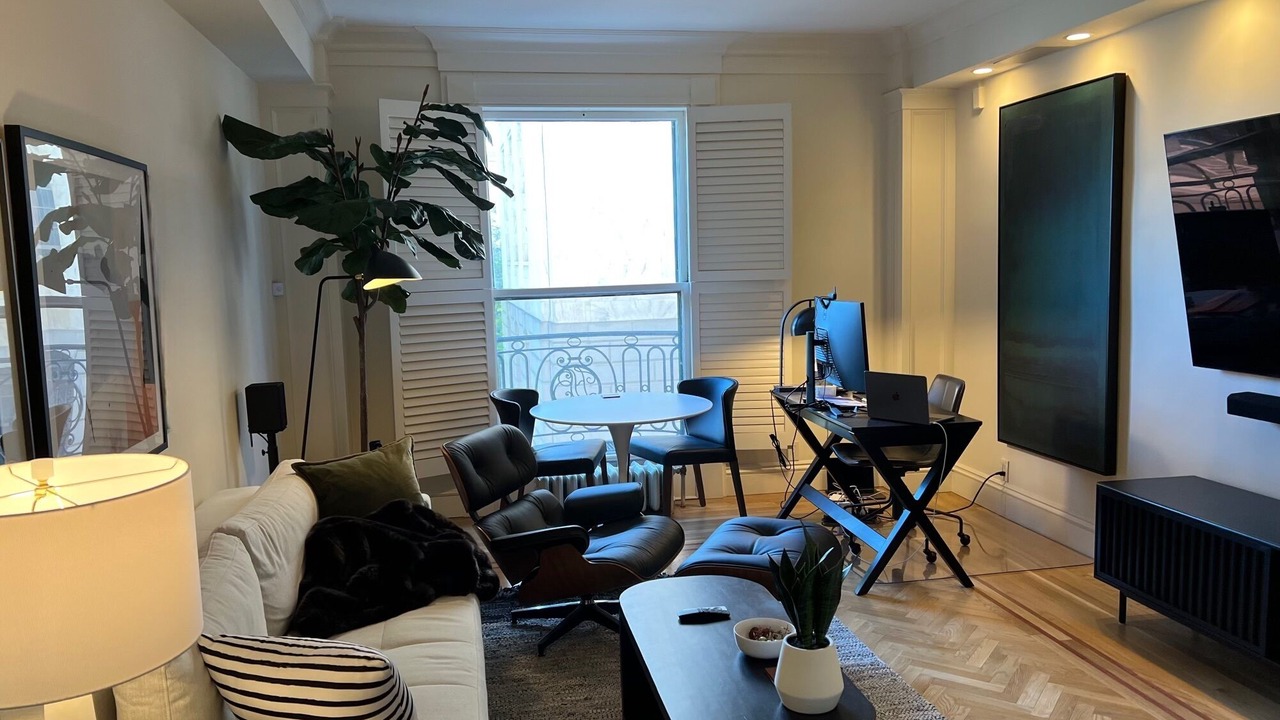 Photo of Livingroom in Beacon Hill