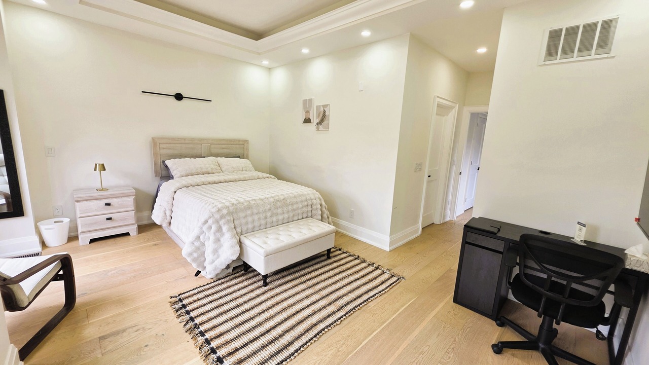 Photo of Bedroom in Woodbine Gardens