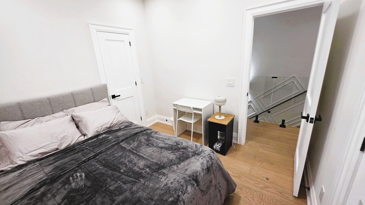 Photo of Bedroom in Woodbine Gardens