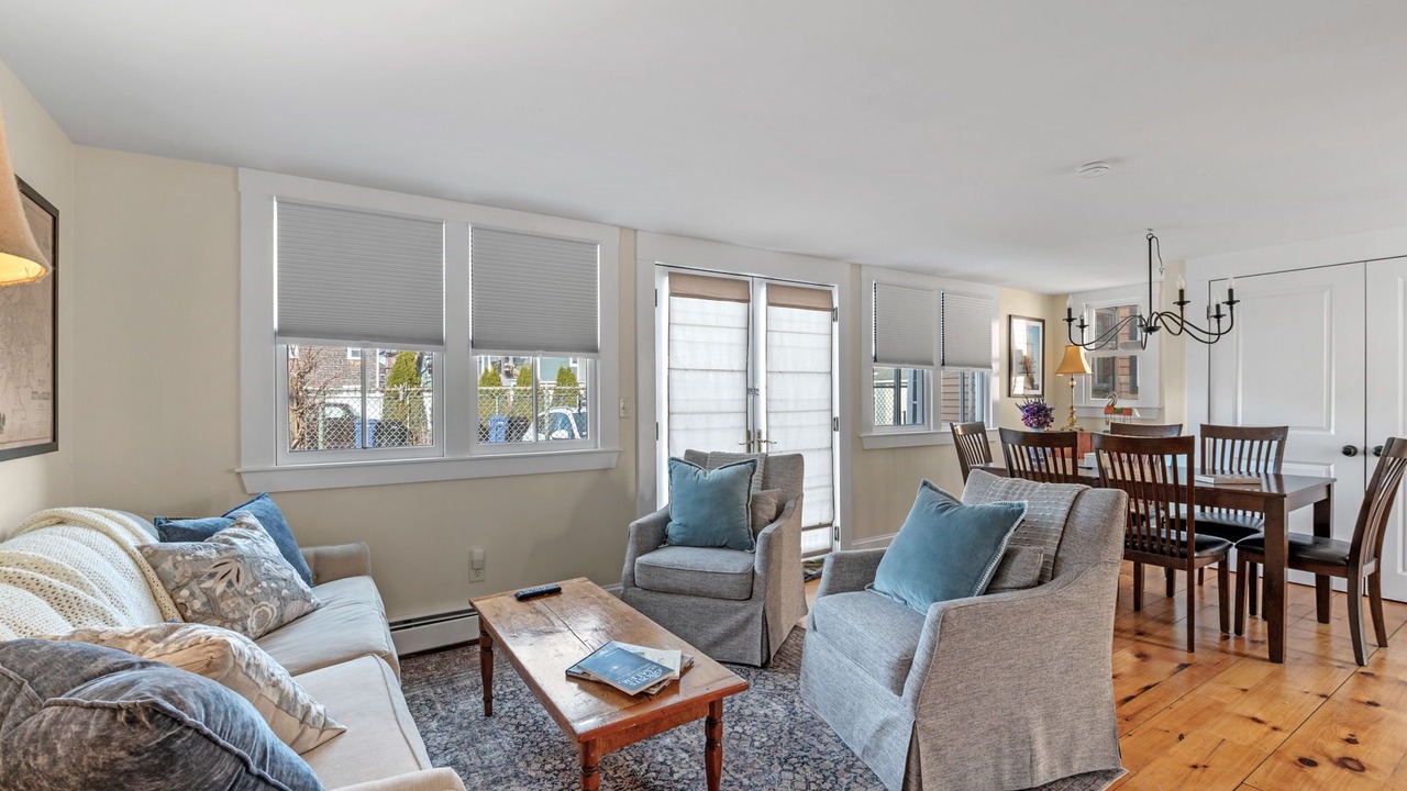 Photo of Livingroom in Salem