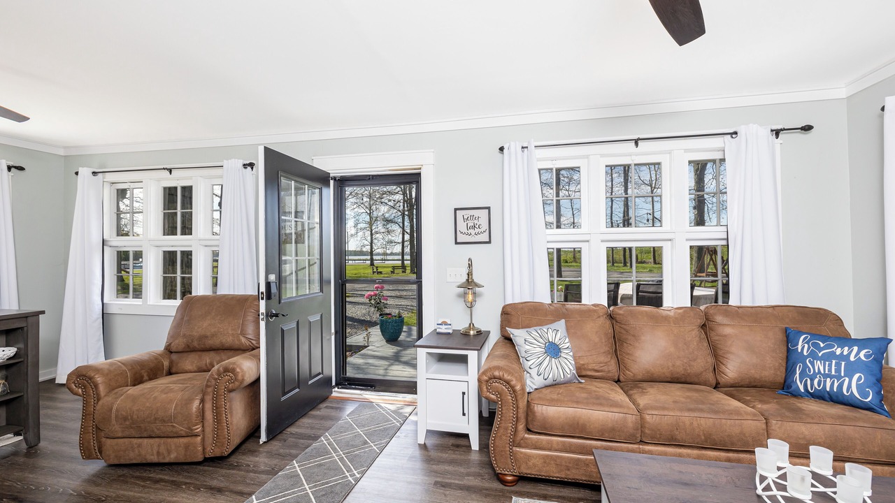 Photo of Livingroom in Lakeview