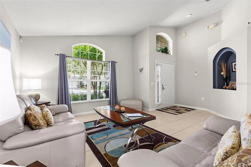 Photo of Livingroom in Lake Berkley