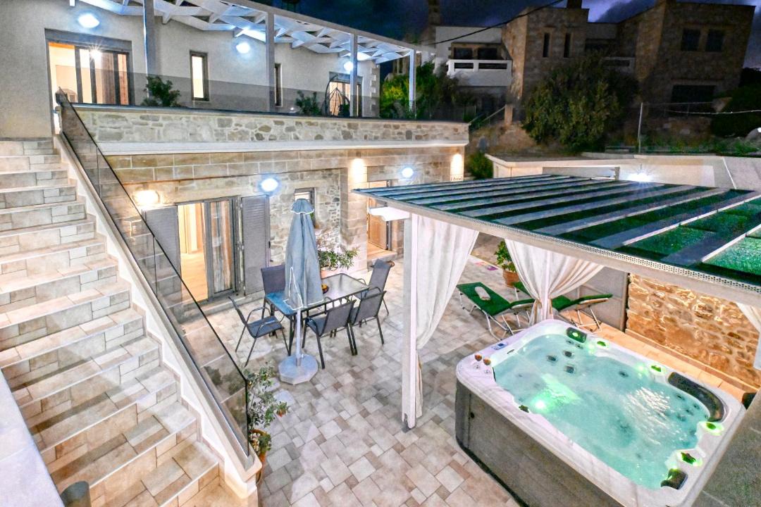 Photo of Patio Balcony in Karefiliana