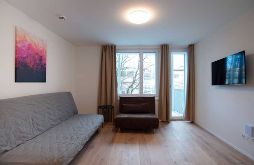Center Apartment | ZH Pink 2 - Letzigrund HITrental Apartment