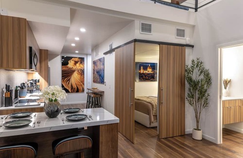 Rio Grande Apartment | Luxury Downtown Penthouse - 2 Bd City Views + Balcony close to everything!