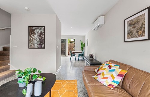 Port Melbourne Apartment | Convenient Bayside Living at the Edge of the City
