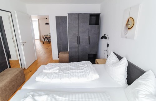 Friedrichshain Apartment | Beautiful two-room apartment on the 4th floor with lots of space
