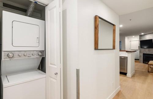 Village North House | Private Hot Tub | Pool | Free Parking | Sauna
