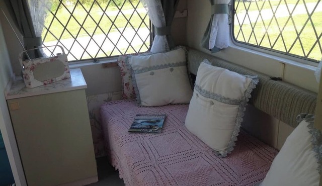 1 Bed Caravan Sleeps 2 - Parking, Garden, Pets