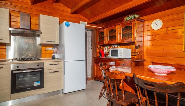 Chalet 'Vaccarizzo Beach Garden' with Private Terrace, Wi-Fi and Air Conditioning