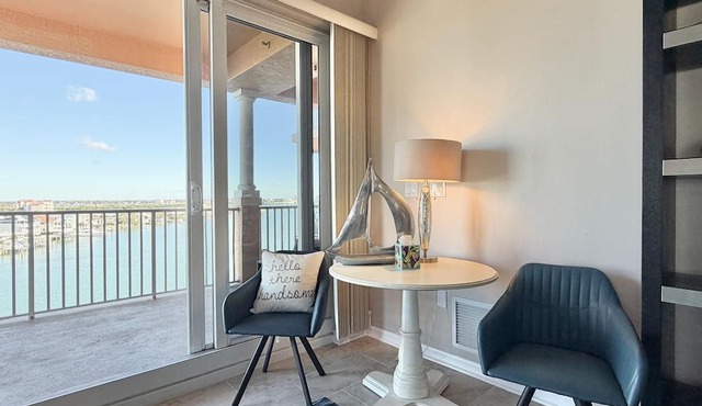 Harborview Grande 700 Waterfront Condo