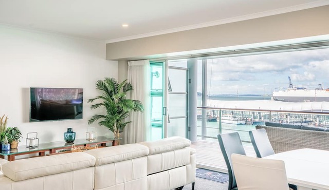 Princes Wharf - Couple luxury