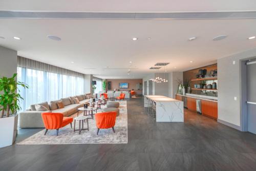 Modern Doral Condo w Free Parking